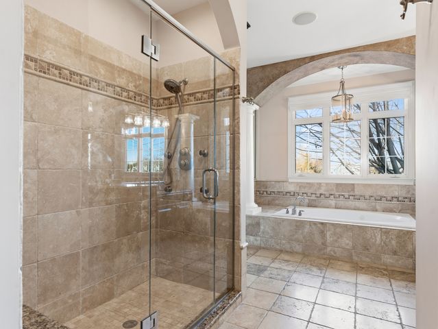 2363 Fawn Lake Circle, Naperville, IL 60564