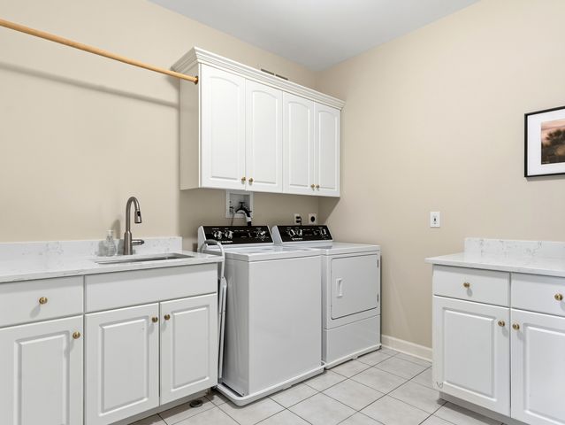 2363 Fawn Lake Circle, Naperville, IL 60564