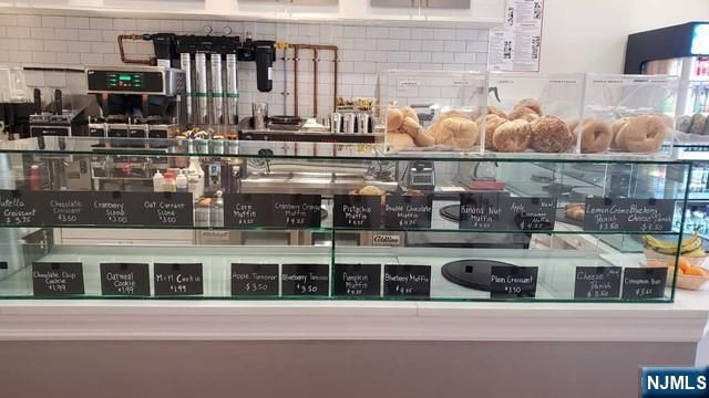 37 Broad Avenue, Palisades Park, NJ 07650