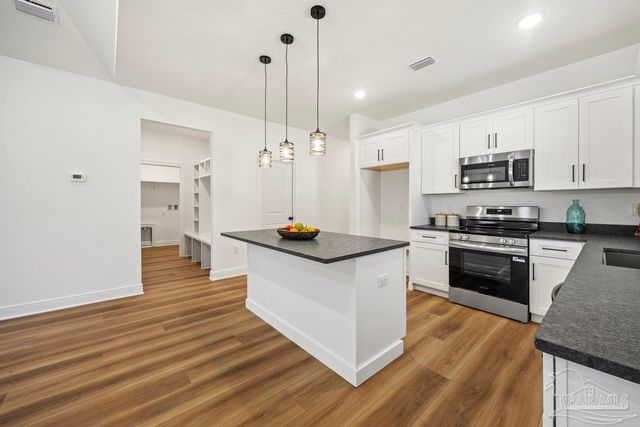 7561 Weaver Dr, Pensacola, FL 32534