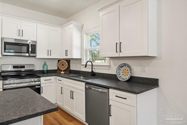 7561 Weaver Dr, Pensacola, FL 32534