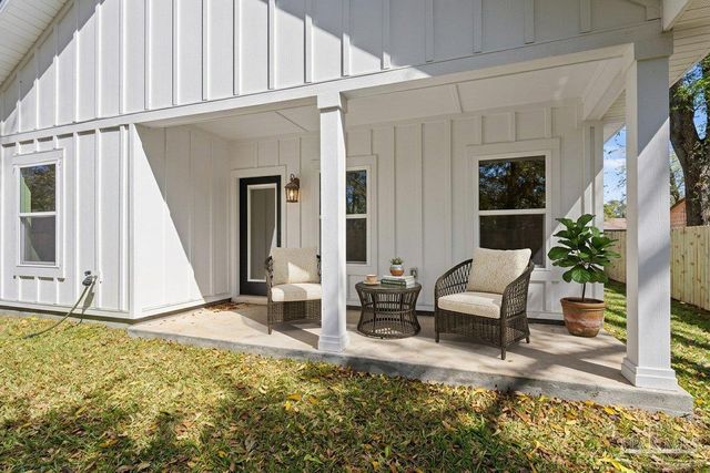 7561 Weaver Dr, Pensacola, FL 32534