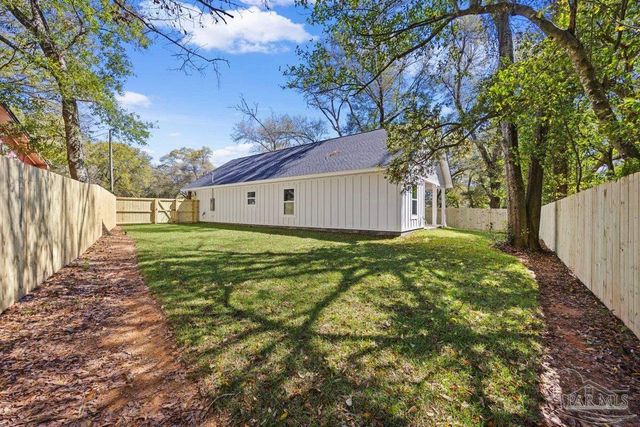 7561 Weaver Dr, Pensacola, FL 32534