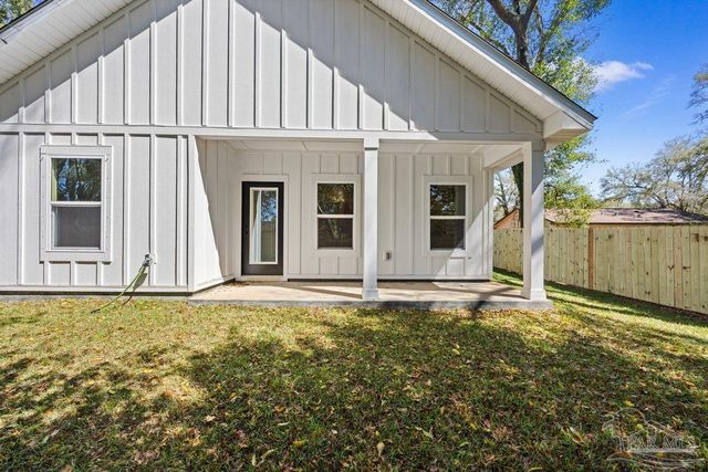 7561 Weaver Dr, Pensacola, FL 32534