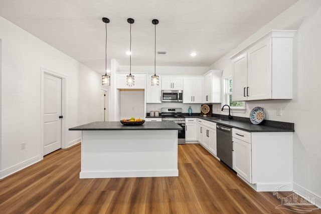 7561 Weaver Dr, Pensacola, FL 32534