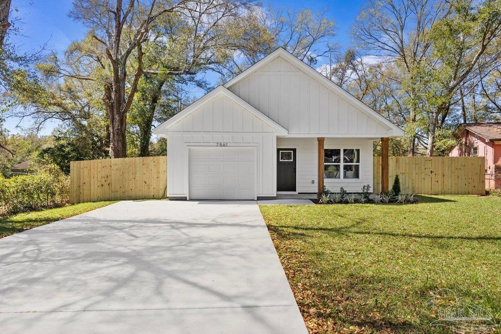 7561 Weaver Dr, Pensacola, FL 32534