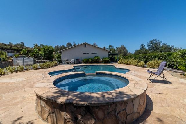 18822 Possum Pass, Valley Center, CA 92082