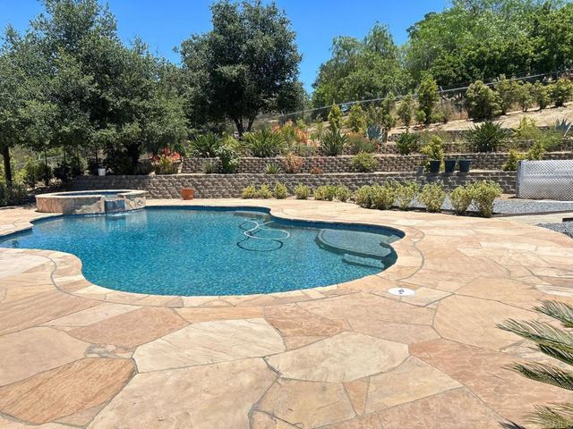 18822 Possum Pass, Valley Center, CA 92082