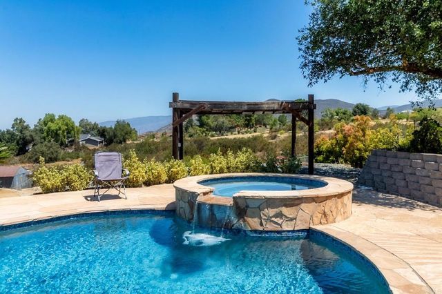 18822 Possum Pass, Valley Center, CA 92082