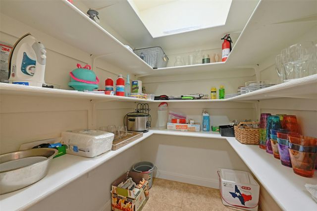 701 W Creek DR, Dripping Springs, TX 78620