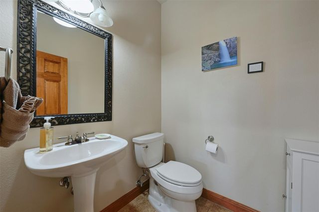 701 W Creek DR, Dripping Springs, TX 78620