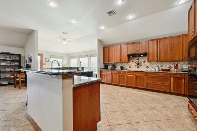 701 W Creek DR, Dripping Springs, TX 78620