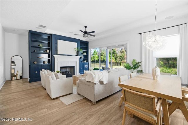 9813 FILAMENT Boulevard, Jacksonville, FL 32256