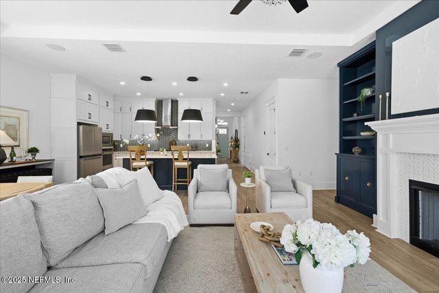 9813 FILAMENT Boulevard, Jacksonville, FL 32256