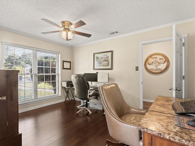 400 Brookview Drive, Decatur, TX 76234
