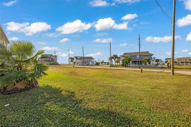 3902 Palmdale, Galveston, TX 77554