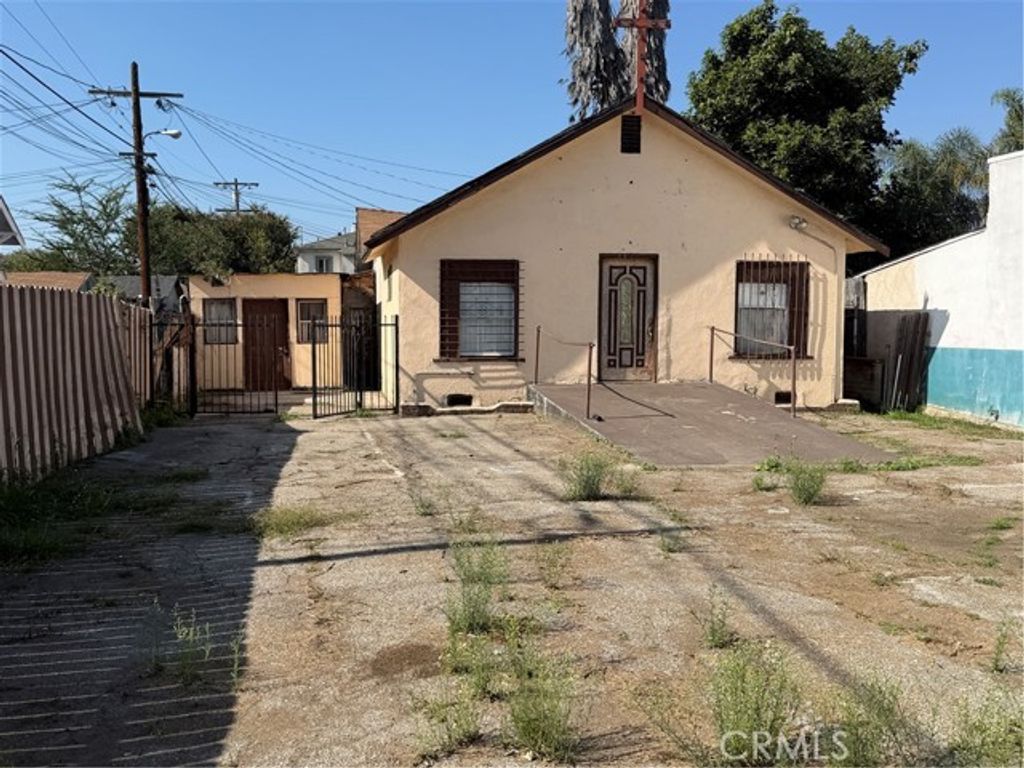8411 S San Pedro, Los Angeles, CA 90003