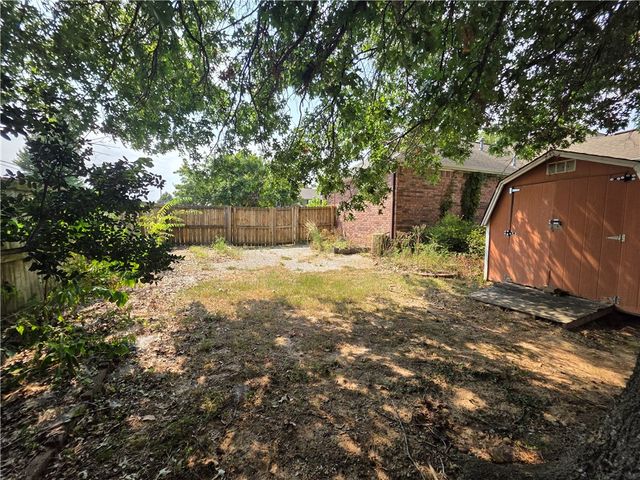 302 Cross Creek Drive, Bentonville, AR 72712