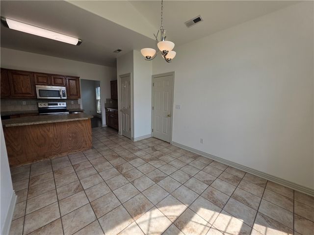 302 Cross Creek Drive, Bentonville, AR 72712