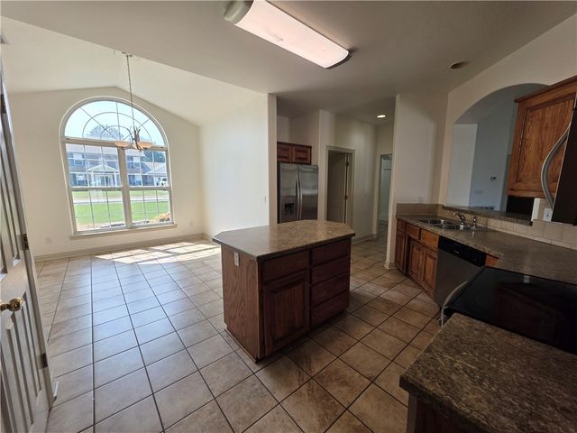 302 Cross Creek Drive, Bentonville, AR 72712