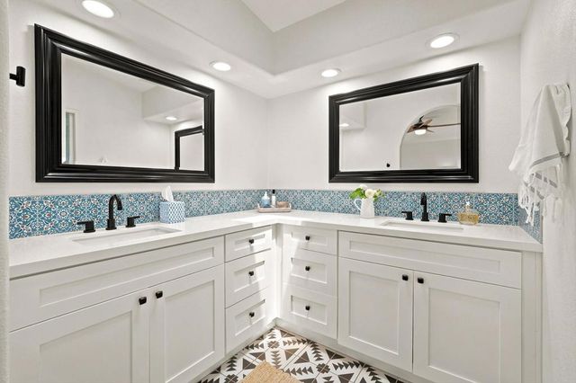 54404 Avenida Madero, La Quinta, CA 92253