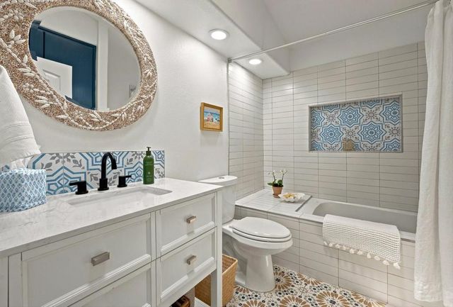 54404 Avenida Madero, La Quinta, CA 92253