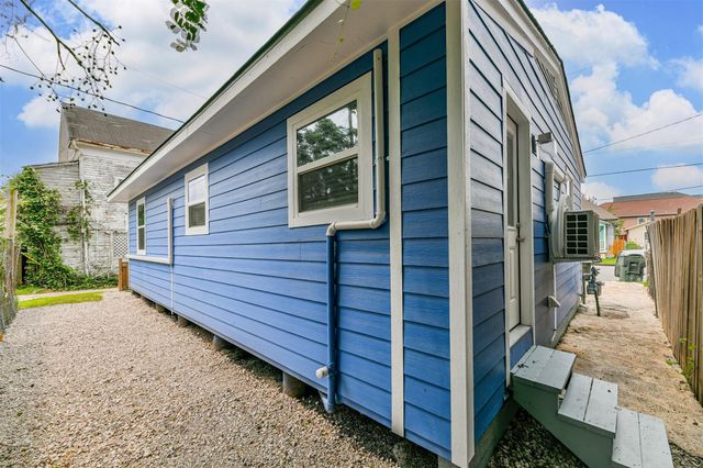 812 38th Street, Galveston, TX 77550