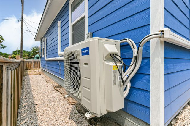 812 38th Street, Galveston, TX 77550