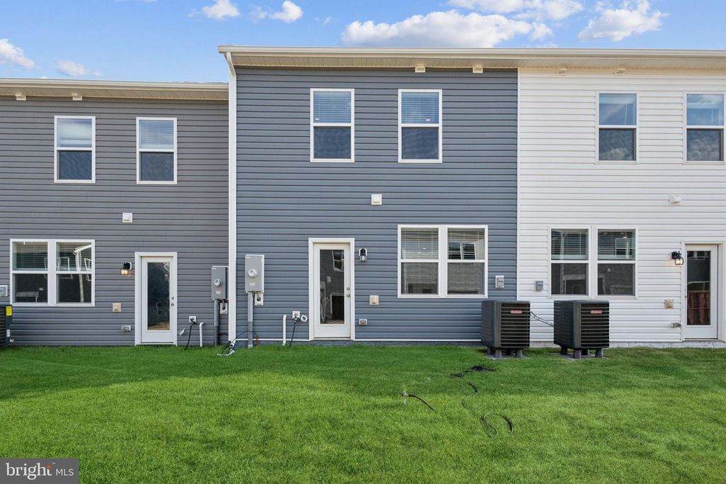 156 WILLETT HOLLOW ST, Stephens City, VA 22655