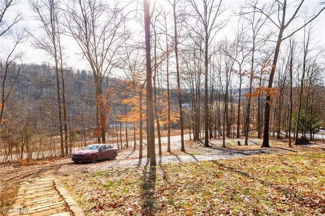 6257 Caddy Road SW, Bowerston, OH 44695