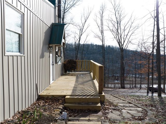 6257 Caddy Road SW, Bowerston, OH 44695