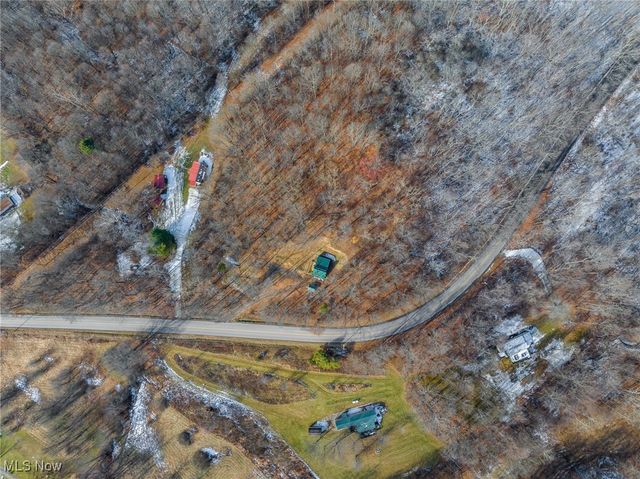 6257 Caddy Road SW, Bowerston, OH 44695