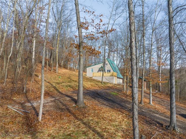 6257 Caddy Road SW, Bowerston, OH 44695