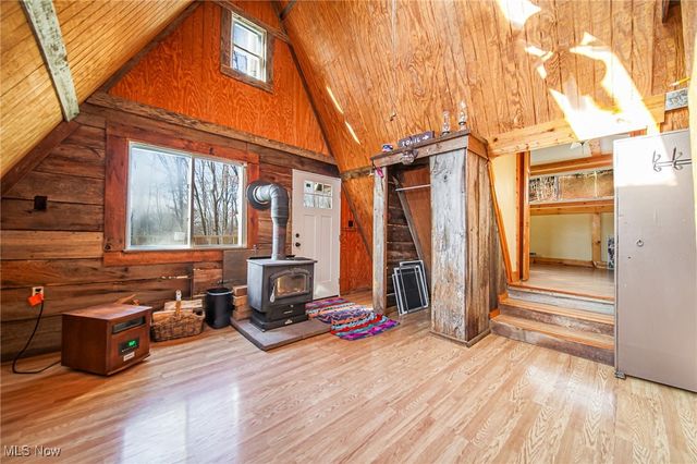 6257 Caddy Road SW, Bowerston, OH 44695