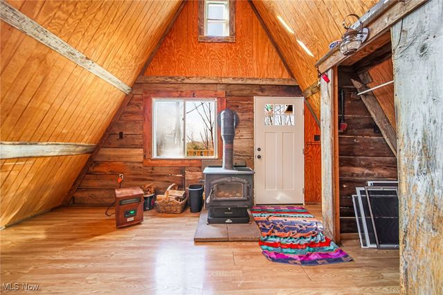 6257 Caddy Road SW, Bowerston, OH 44695