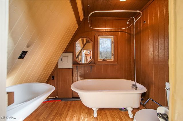 6257 Caddy Road SW, Bowerston, OH 44695