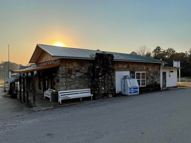 9 Oak St, Ravenden Springs, AR 72460
