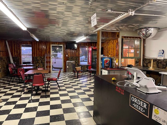 9 Oak St, Ravenden Springs, AR 72460