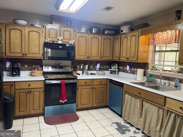 5041 Highway 169, Glennville, GA 30427