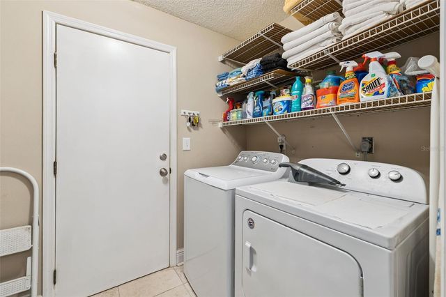 2404 NANTUCKET GLEN PLACE 2404, Sun City Center, FL 33573