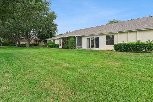 2404 NANTUCKET GLEN PLACE 2404, Sun City Center, FL 33573