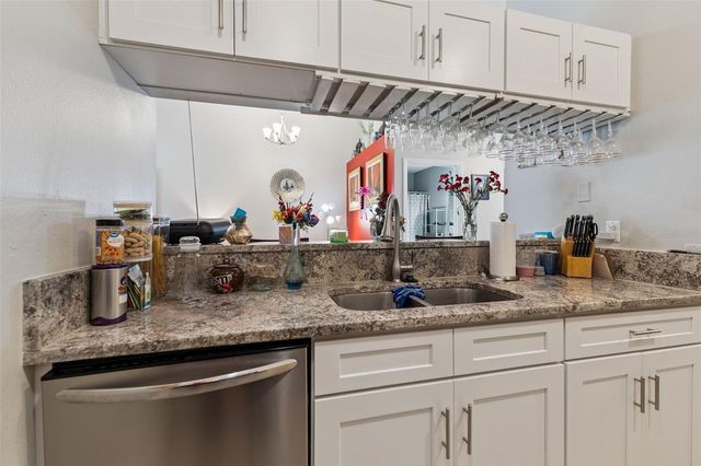 2404 NANTUCKET GLEN PLACE 2404, Sun City Center, FL 33573