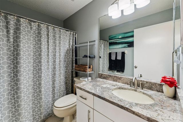 2404 NANTUCKET GLEN PLACE 2404, Sun City Center, FL 33573