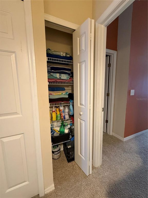 Image 11 of property listing at 10433 HERON LAKE DRIVE, Riverview, FL 33578