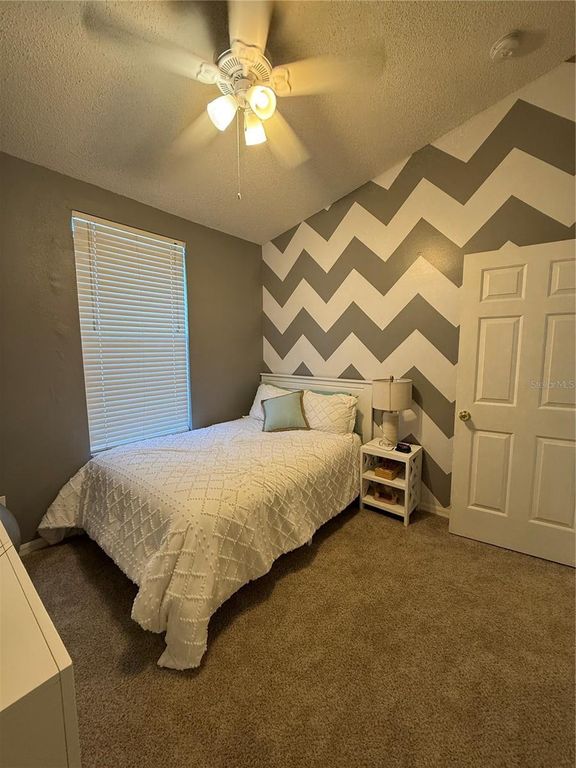 Image 20 of property listing at 10433 HERON LAKE DRIVE, Riverview, FL 33578