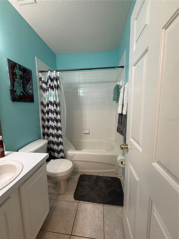 Image 22 of property listing at 10433 HERON LAKE DRIVE, Riverview, FL 33578