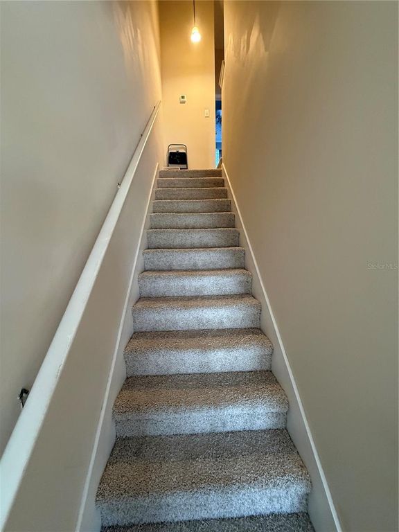 Image 9 of property listing at 10433 HERON LAKE DRIVE, Riverview, FL 33578