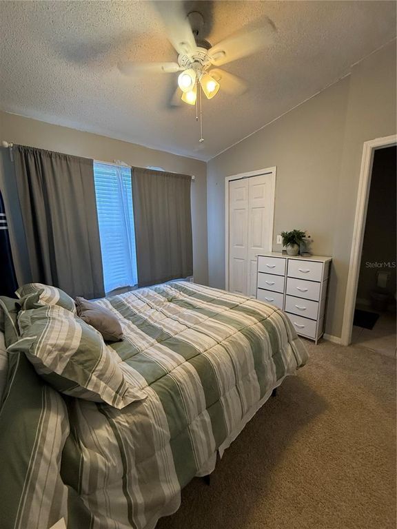 Image 10 of property listing at 10433 HERON LAKE DRIVE, Riverview, FL 33578