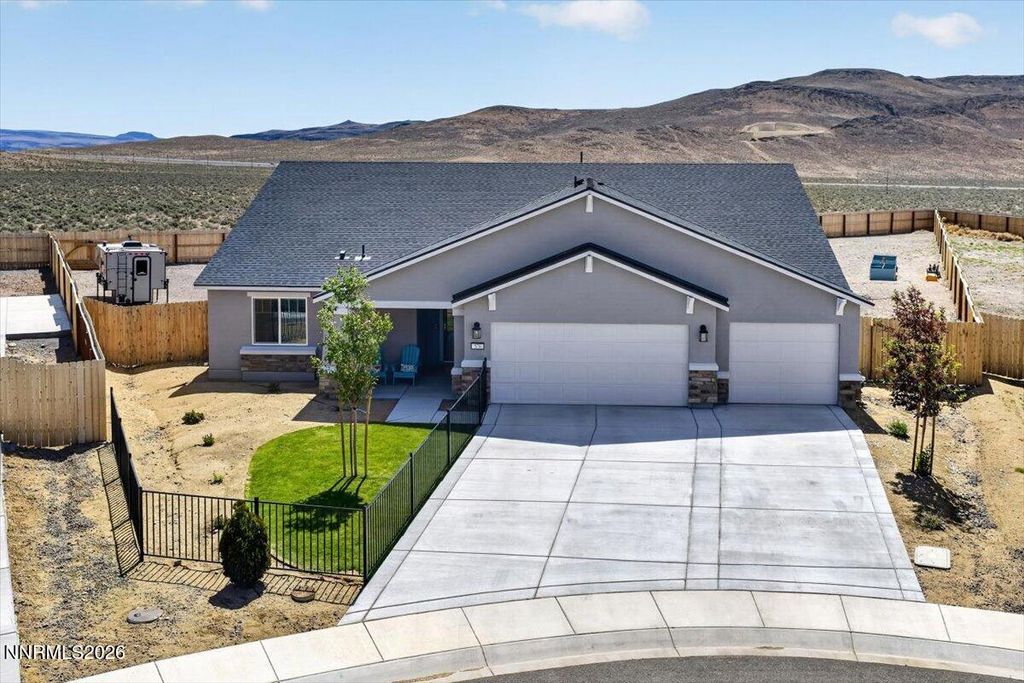 578 Pine Creek Circle, Dayton, NV 89403