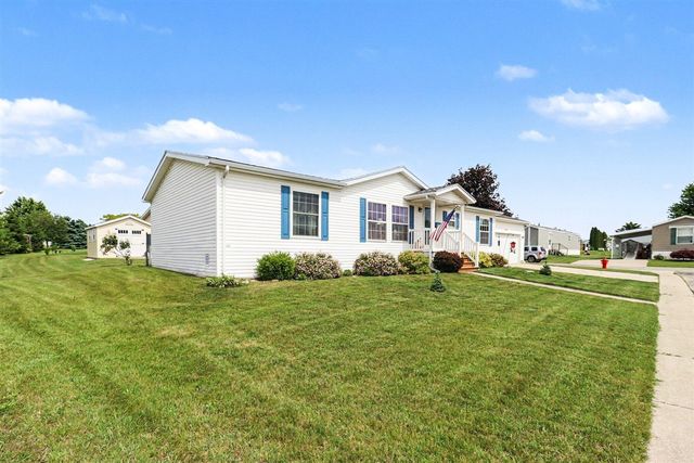 600 Peach Lane, Fremont, MI 49412